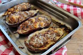 Ricotta, formaggio, carne macinata, provola e chi più ne ha, più ne metta! Melanzane Ripiene Di Carne E Formaggio Cotte In Forno