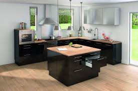 Une Cuisine Ouverte Fonctionnelle Cuisine Noire Cuisine Moderne Cuisine Brico Depot