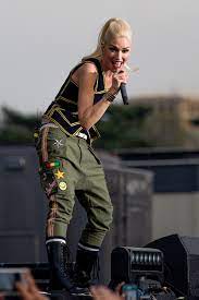 Fashion from the '90s is back in full force, whether it's distressed denim, updated choker necklaces with diamond details or courtney love's triumphant return to the scene with her nasty gal collaboration and empire appearance. Gwen Stefani Wikipedia
