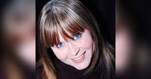 Lisa Dodds's Instagram, Twitter & Facebook