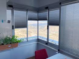 Fiyatlandırmada 55 cm olan en 60 cm 'e 1,35 olan boy ise 1,40 cm üzerinden hesaplanarak 0,60x1. Cam Balkon Perde Gri Pile Perde