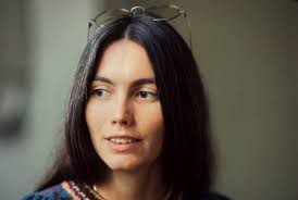 Emmylou Harris Young: 10 Photos of the Star Before Going Gray