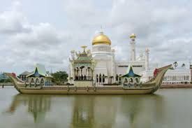It is bounded to the north by the south china sea and on all other sides by the east malaysian state of sarawak, which also divides the state into two disconnected segments of unequal size. Brunei Reisebericht Tipps Bilder Sehenswurdigkeiten Reise Travelcats