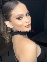 Ellen Gow's Instagram, Twitter & Facebook