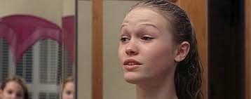 You don't always have to be who they want you to be, you know?” 🎥 10  Things I Hate About You (1999)🍿