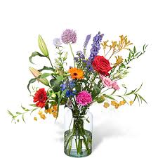 Bloemen bestellen | laat de mooiste bloemen bezorgen of trakteer jezelf op een bloemenabonnement en bepaal zelf hoe vaak je bloemen ontvangt. Plukboeket Tess Met Vaas Bloemen Bezorgen Utrecht