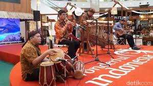 Alat musik tradisional updated their cover photo. Musik Tradisional Indonesia Bikin Heboh Pusat Perbelanjaan Malaysia