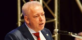 Usi de interior si exterior. Babis Ma Problem Budeme Mit Vsichni Osli Usi Rozbiji Dohodu Ano S Cssd Milan Chovanec Parlamentnilisty Cz Politika Ze Vsech Stran
