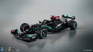 Max verstappen répond aux mercedes en essais libres 3. First Pictures Mercedes Reveals Its New F1 Car For 2021 Racefans