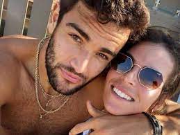 Matteo berrettini ya es historia para su país, puesto que es el primer italiano en llegar a una final de wimbledon. 3rhpiymtlzkbgm