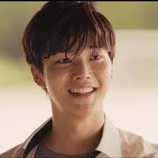 Following love alarm, she won a best new actress award from the 2019 sbs drama awards for her acting in secret boutique. Sweet Home ìŠ¤ìœ„íŠ¸í™ˆ Song Kang Is So Beautiful Sweethome Facebook