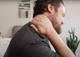 The best course of treatment is to rest, apply ice, take ibuprofen, and do stretching and strengthening… the best way to treat rotator cuff tendinitis, the most common cause of shoulder pain, is with simple home therapies. 6 Best Mattresses For Neck And Shoulder Pain 2021 Mattress Clarity