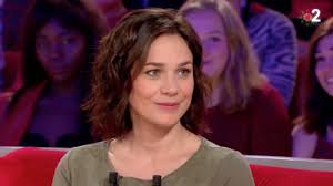 Jean dujardin, acteur superstar, a fondu pour nathalie péchalat, patineuse star. Video Nathalie Pechalat Tres Embarrassee Par Une Question Sur Son Mariage Avec Jean Dujardin Voici