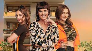 Edificio corona es una telenovela chilena, de género comedia de situaciones, coproducida por finalmente, rubí y esmeralda, dos hermanas que comienzan a despertar el interés entre los. Looks E Inspiraciones Vivianne Dietz Y Magdalena Muller Revelan Como Crearon A Las Las Cardenashian De Edificio Corona En Cancha
