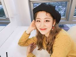 Stay Weird Millenium K Pop Idol In 2020 Pics Girl Group Kpop