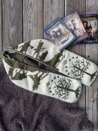 The perfect homemade gift or so many beginner knitters want to know how to knit a scarf as it's a great way to ease yourself into. First Finished Project Of 2019 Lord Of The Rings Double Knit Scarf Knitting