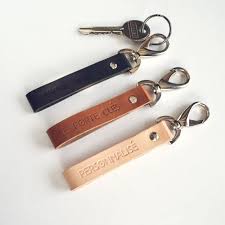 Porte Cle Personnalise En Cuir Cadeau Personnalise Etsy Porte Cle Personnalise Porte Cle Cadeau Temoin