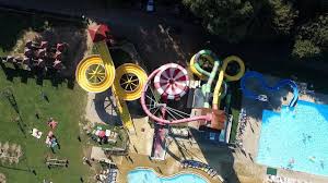 campingvakantie l hirondelle met groot waterpark in de belgische ardennen capfun by capfun waterpark stacaravan camping