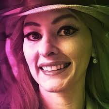 Anne Longo (@MimimimLongo)