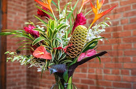 The vase arrangement of the month club was the perfect gift for my hard to shop for wife that has everything. Monthly Fresh Flower Delivery Club Subscription Bouquets And Arrangements