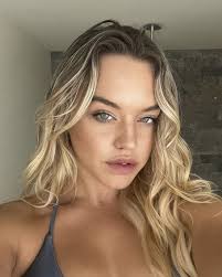 Alisha Isaacs's Instagram, Twitter & Facebook