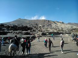 Hampir seluruh siswa pernah ke pantai. Jalan Jalan Ke Gunung Bromo Catatanku