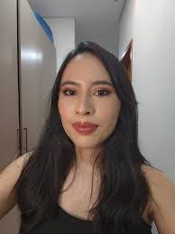 Esses são os itens essenciais que tenho para uma maquiagem com bom aca...