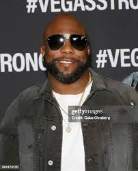 187 Morris Ginsberg Photos & High Res Pictures