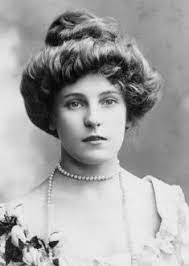 In 1900 and 1901, hairstyles changed as women adorned themselves with corsets, bustles, and high collars that extended even under the chin. Women S Edwardian Hairstyles An Overview Hair Makeup Artist Handbook