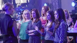 Alexis knapp was a bit uncomfortable playing stacie when the pitch perfect franchise started. Pitch Perfect 3 Cast Throws Awkward Family Reunion Party Teen Vogue