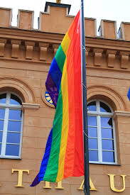 Bedeutung & geschichte der pride flag. Mecklenburg Vorpommern Verbietet Regenbogenflaggen