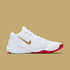 Milwaukee's giannis antetokounmpo will return to lineup vs. Zoom Freak 1 Roses Inspiriert Durch Giannis Vater Nike Basketball Schuhe Basketball Spieler Basketballspieler