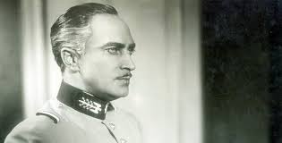 DER MANN, DER DEN MORD BEGING