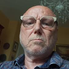 Why don't older men like my threads? Am I not attractive enough? 😔