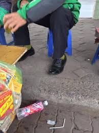 Zanado - ÔNG CHÚ GRAB HAY TÒ MÒ... Dạo gần đây, khu nhà mình tự nhiên xuất  hiện 1 chú grab sau bao nhiêu năm bị chiếm đóng bởi cánh xe ôm