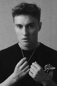 SAM FENDER RELEASES ANTICIPATED NEW SINGLE 'ARM'S LENGTH'