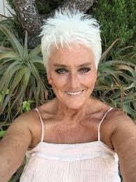 Lynda Bohn's Instagram, Twitter & Facebook