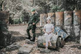 Alhamdulillah setelah sekian lama tidak upload video bts prewedding tugas kali ini bersama pasangan dari mas david yang seorang tentara angkatan laut dan mbak intan adalah pramugari. 10 Inspirasi Pre Wedding Tentara Dan Tenaga Medis Perpaduan Romantis Nan Elegan Yang Hakiki