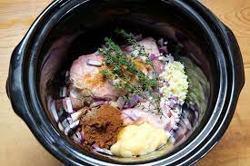 Bouillon de poulet maison à la mijoteuse. 7 Trucs Pour Reussir Ses Recettes A La Mijoteuse Fraichement Presse