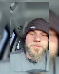 Hey guys palmers growing up and im not too cool with it but anyways heres  some pictures of us 😎