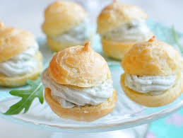 Recette Chouquettes A La Creme De Roquefort Societe Recette Recettes De Cuisine Recette Recette Chouquette