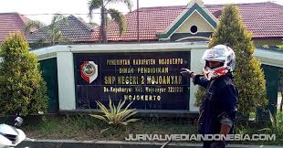 Contoh website sekolah yang pertama yaitu smkn 1 cimahi yang sudah berdiri sejak tahun 1974 dengan nama stm pembangunan bandung. Ppdb Smpn 2 Mojoanyar Diduga Bermasalah Terima Siswa Setelah Pendaftaran Ditutup Jurnal Media Indonesia