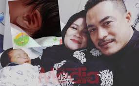 Pelakon nizen ayob, 33, dilaporkan telah meninggal dunia sekitar pukul 11.55 pagi isnin di hospital sultanah aminah, johor bahru. Setiap Kali Selepas Solat Isteri Membaca Surah Pelakon Gerak Khas Z Zamri Bersyukur Kalimah Menyerupai Tulisan Allah Di Telinga Anak Kelima Media Hiburan