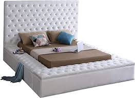 Buy upholstered beds & headboards at macys.com. Amazon Com Meridian Furniture Bliss Collection Modern Contemporary Velvet Upholstered Bed With Deep Button Tufting And Storage Compartments In Rails And Footboard White Queen Furniture Decor