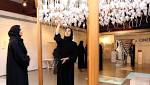 فنانين يعرضون «الألعاب الشعبية الإماراتية»