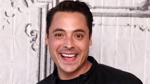 Food Network Chef Jeff Mauro Shares Yummy Cinnamon Toast Crunch Recipes!