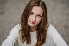 Emily Irish's Instagram, Twitter & Facebook