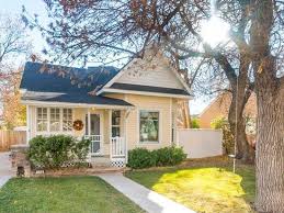 118 Alderson Ave Billings Mt 59101 Mls 279065 Zillow Types Of Houses House Styles Cottage