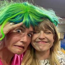 This was my National Folk Festival: accidental extraordinarily coordinated  colours; session bar beauties; singing Better Now with a whole choir behind  me making a wall of harmony; a rowing mosh at the