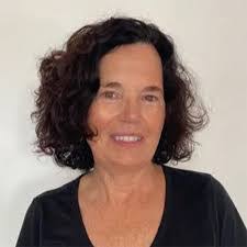 Andrea Nielsen's Instagram, Twitter & Facebook